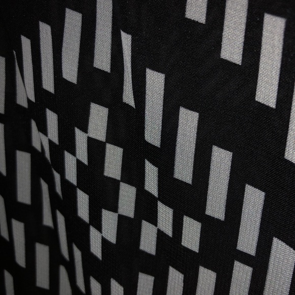 LuLaRoe Shirley - Picture 2 of 3